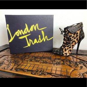 London Trash “Della” booties